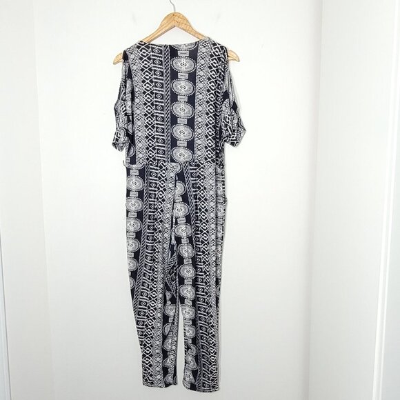 INC International Concepts | Short Sleeve Cold Shoulder Jumpsuit V-Neckline L - Picture 8 of 11